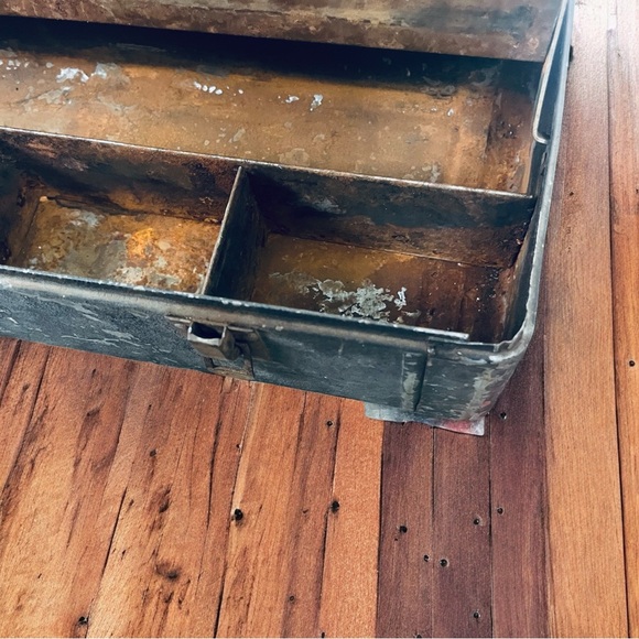 Vintage Metal Tackle & Tool Box – 22" Long – Classic Fishing Gear Organizer - Picture 11 of 12